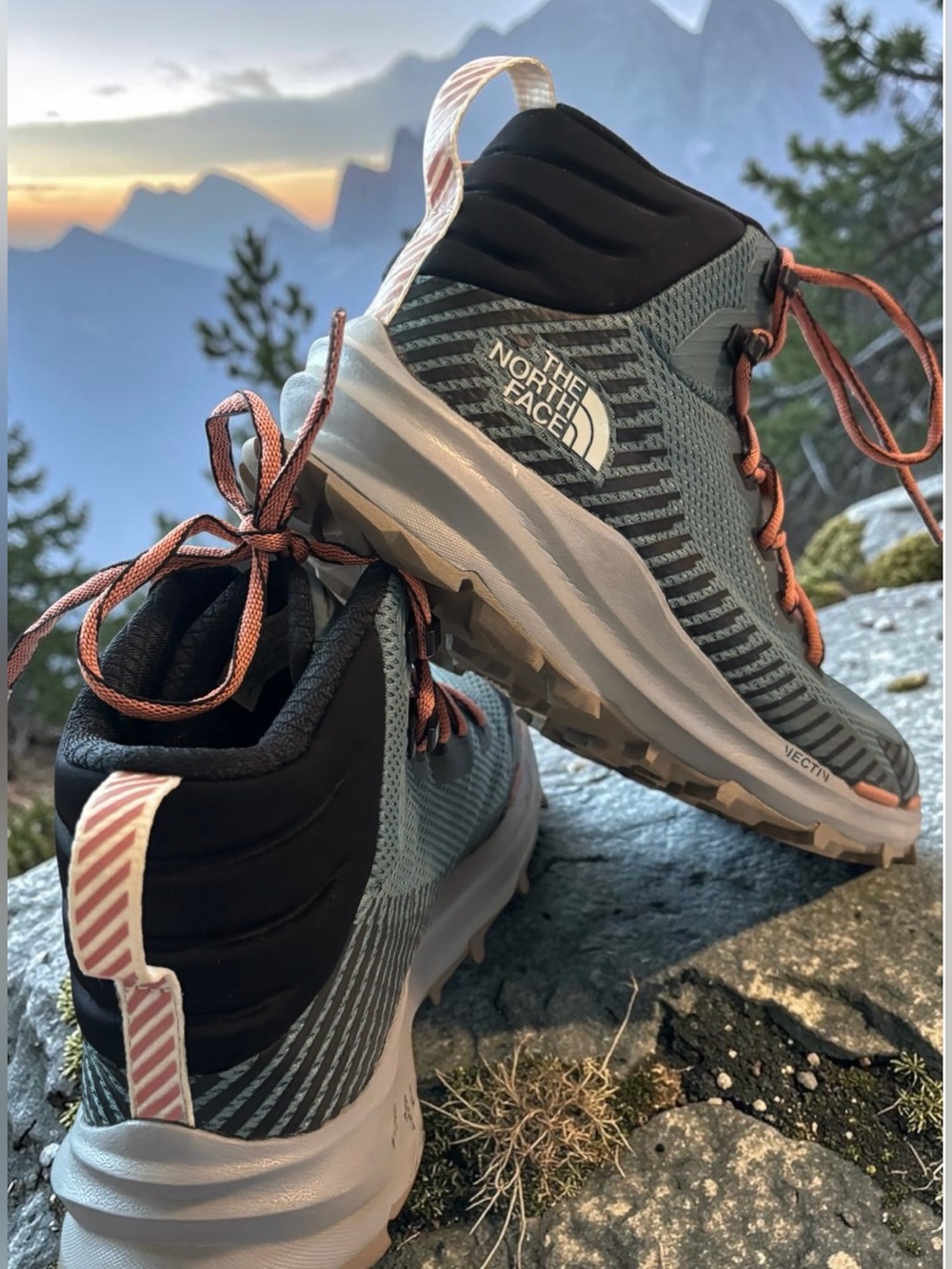 The North Face VECTIV Fastpack Mid FUTURELIGHT Waterproof Hiking Boots Women’s 9